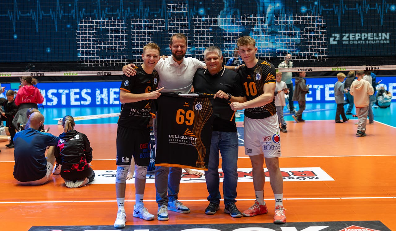 VfB-Libero Lenny Graven, Thilo Späth-Westerholt, Thomas Bellgardt und Libero Lucas Huckle <br>Foto:  Alexander Hoth