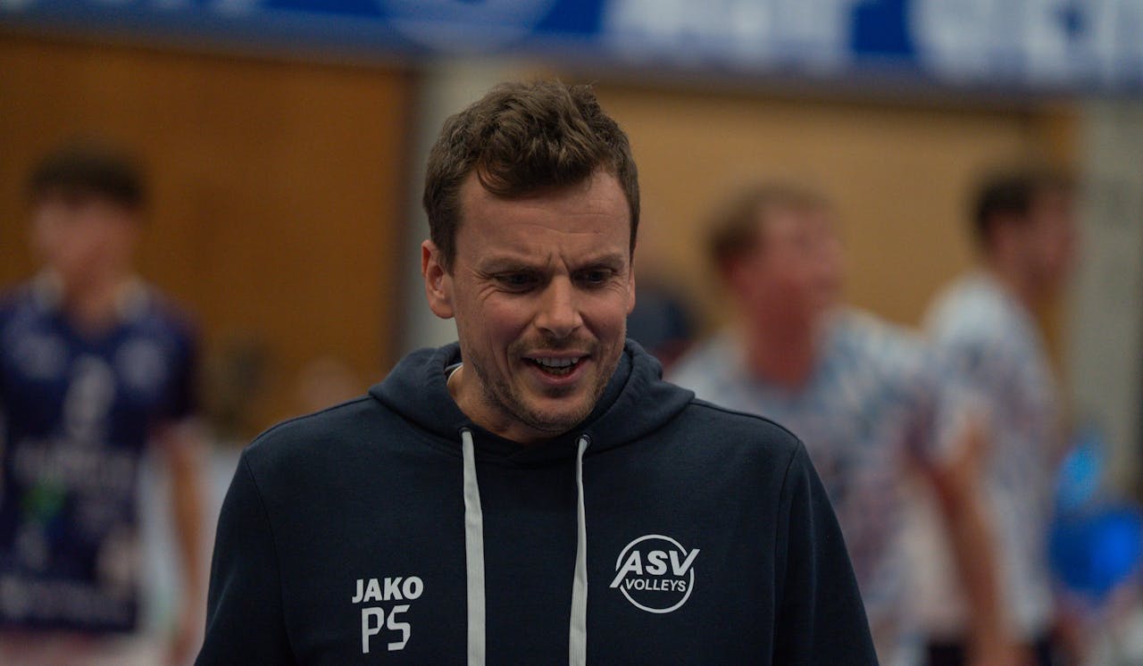 Will wieder Lockerheit und Spaß im Spiel sehen: Dachaus Trainer Patrick Steuerwald. <br>Foto:  Leon Greitner