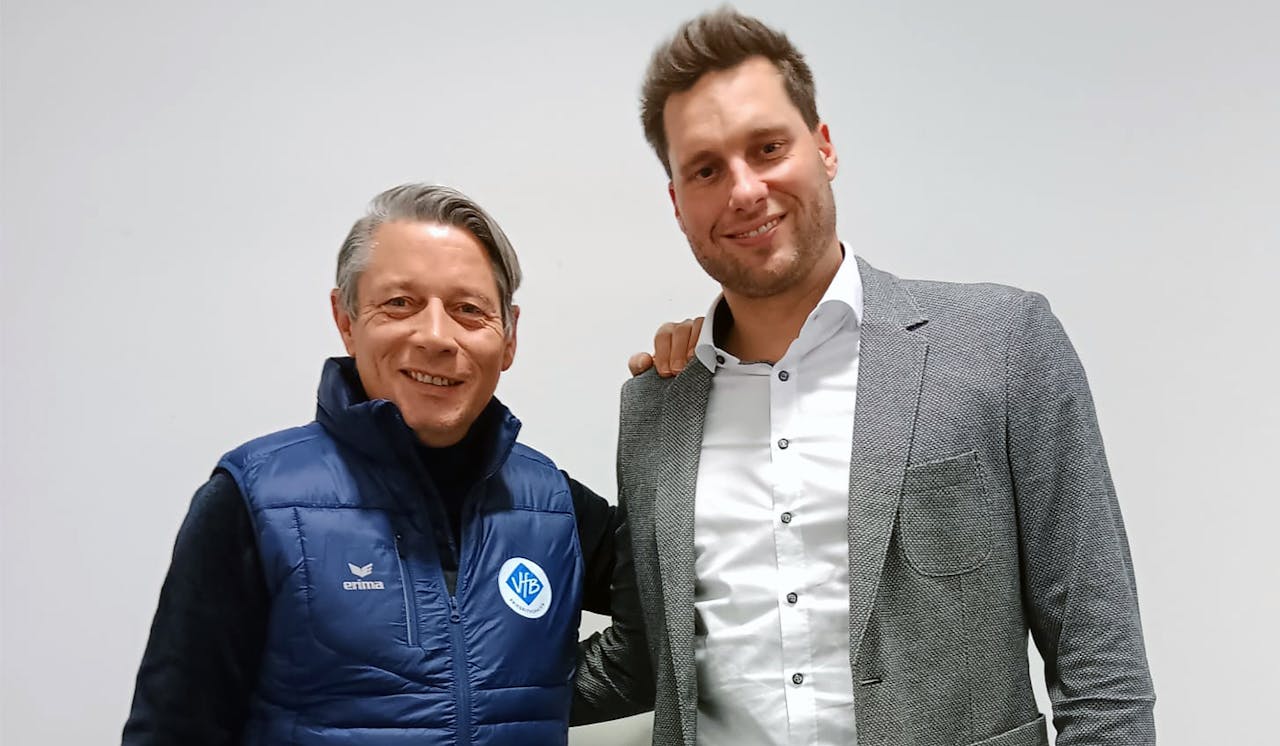 VfB-Präsident Werner Engl (links) und der Beiratsvorsitzende Simon Tischer <br>Foto:  VfB Friedrichshafen