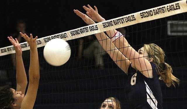 Die Entwicklung des Volleyballs: Vom Freizeitsport zum Leistungssport