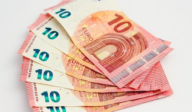Die 10-Euro-Theorie: Kann man ein Casino schlagen, wenn man immer denselben Schein setzt?
