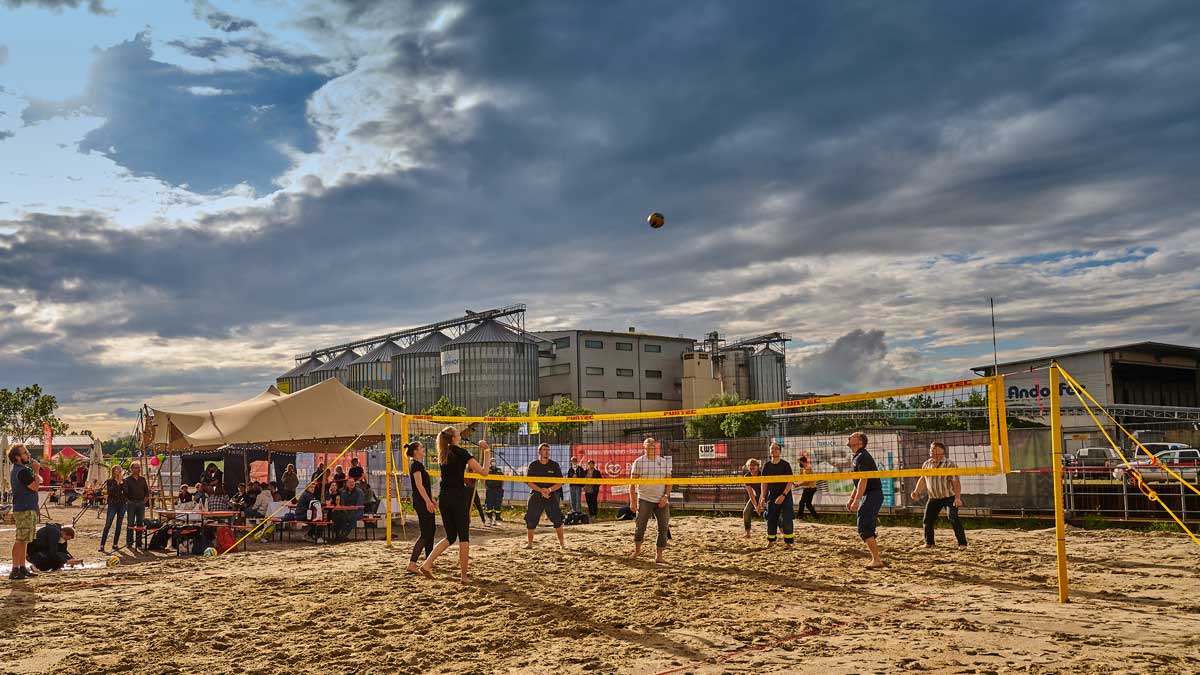 Beachvolleyball Benefizmatch ein voller Erfolg