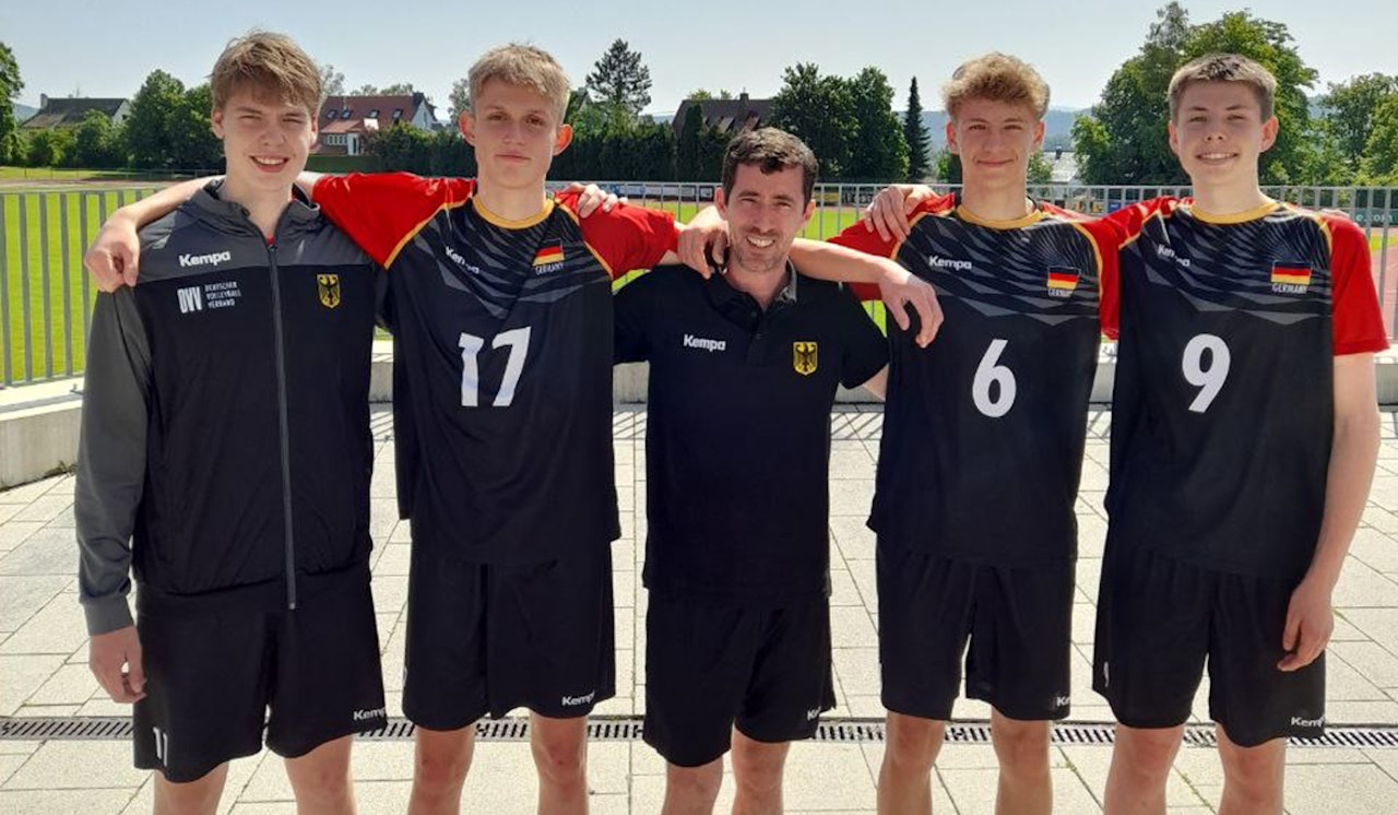 YoungStars schmettern im Nationaltrikot