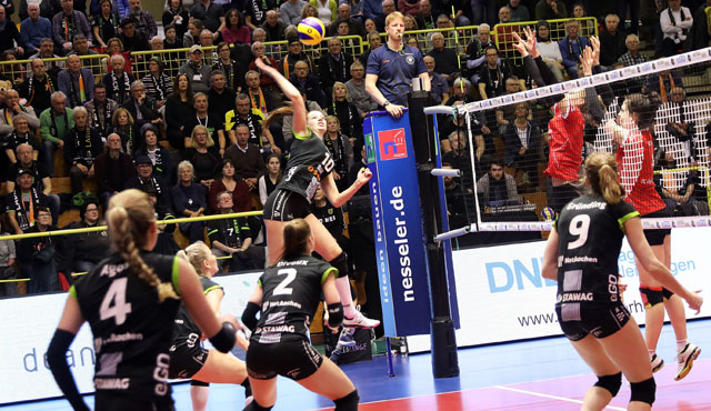 Ladies in Black gewinnen vor knapp 1.000 Zuschauern souverän mit 3:0 gegen VCO Berlin
