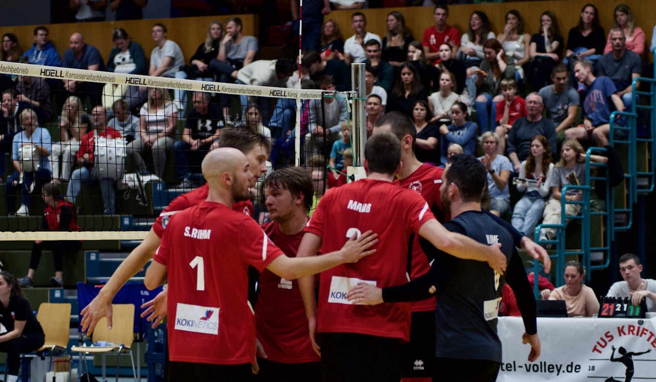 Knappe Niederlage gegen den neuen Meister