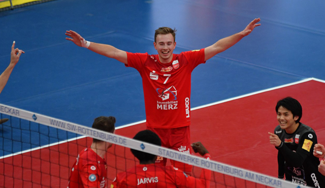 TVR Derbysieger: Glückliche Fans, glücklicher Trainer