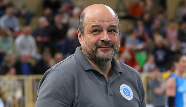VC Wiesbaden sichert sich Volleyball-Kompetenz: Detlev Schönberg bleibt Mitglied des Trainerteams
