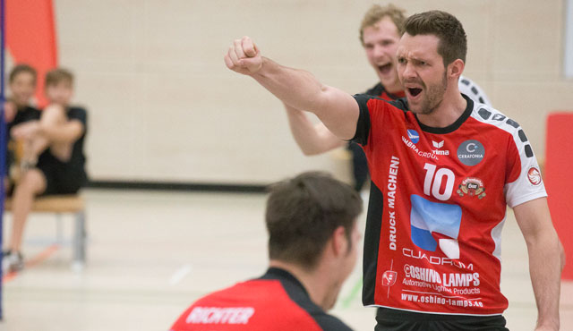Eltmanner Oshino-Volleyballer sicherten mit 3:0-Auswärtssieg die Tabellenführung in Dresden