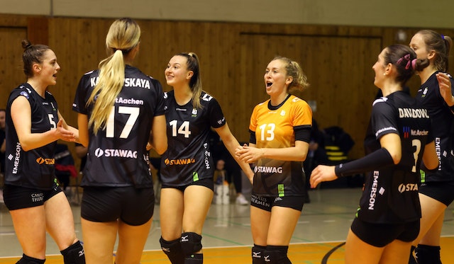 Aufschlag zur Saison im Hexenkessel