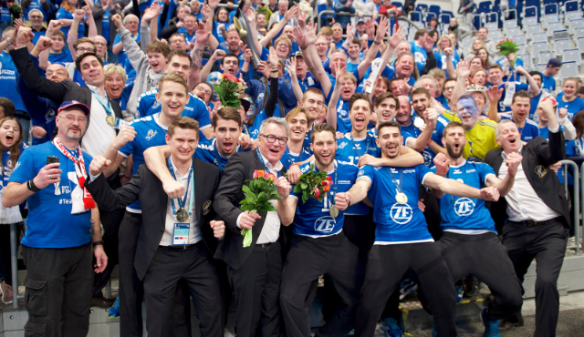 Fans fahren zum Pokalfinale