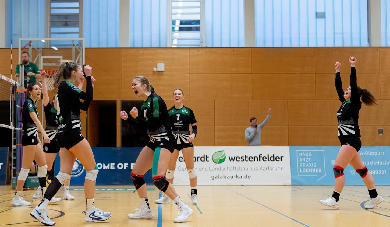 Derby-Sieg nach fünf Sätzen