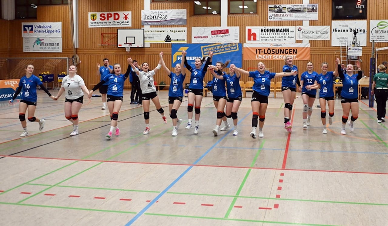 Überraschendes 3:0 im Volleyballdorf !