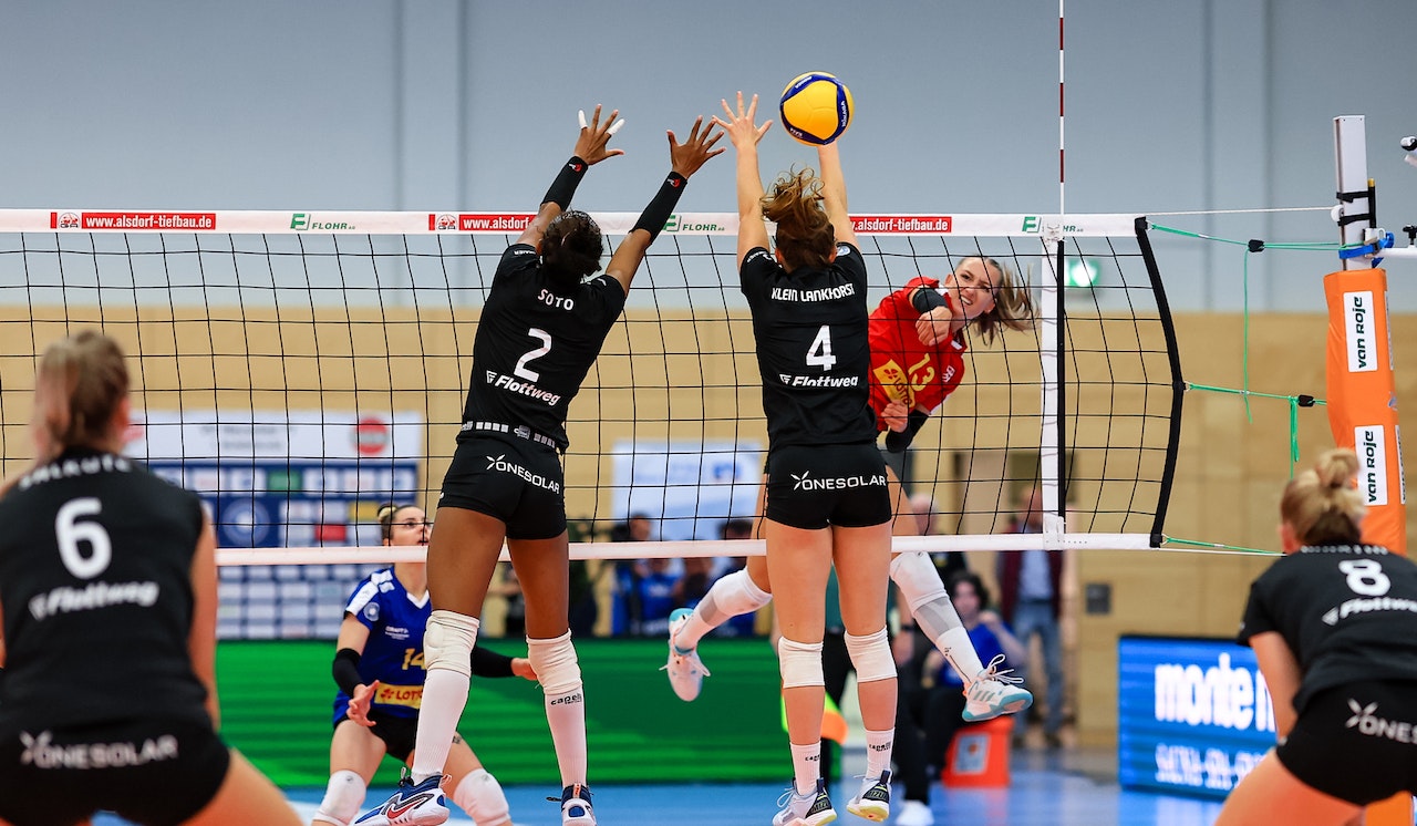 Zwei Auftaktsieger im direkten Duell
