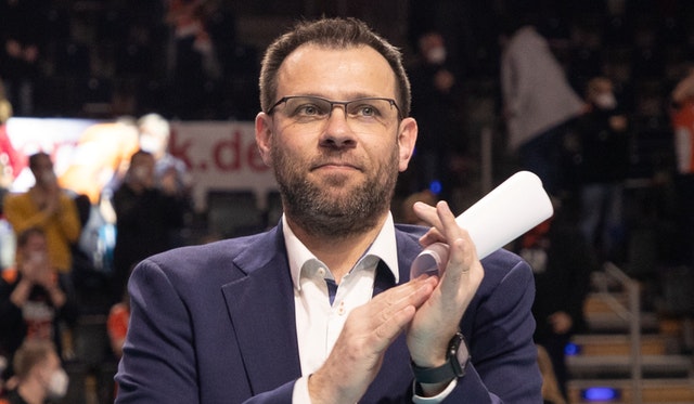 Jubiläumsspiel für Cedric Enard