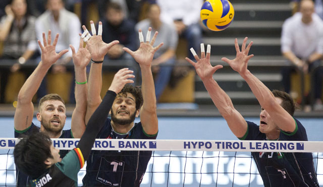 HYPO TIROL AlpenVolleys erlegen die Volleyball Bisons!