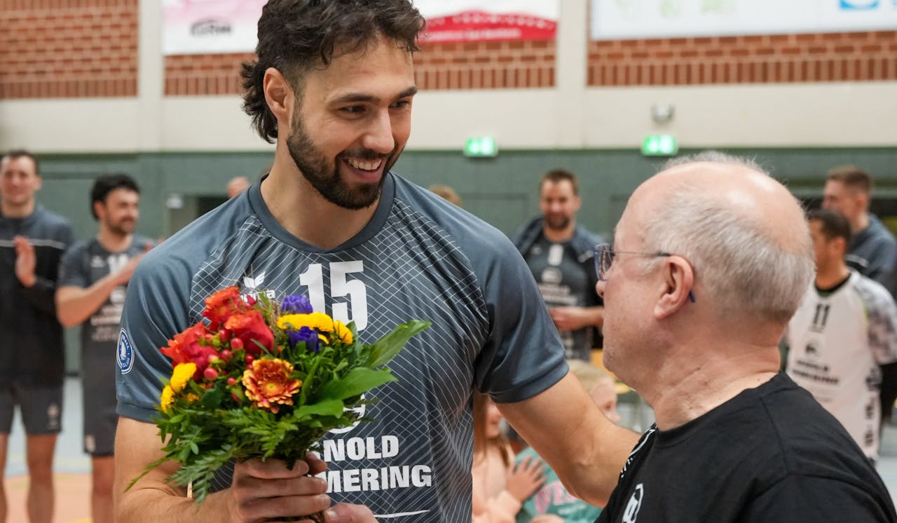 FC 09: Blumen für Branch, Debüt von Fuchs