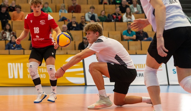 Junge VCO Talente gegen Netzhoppers