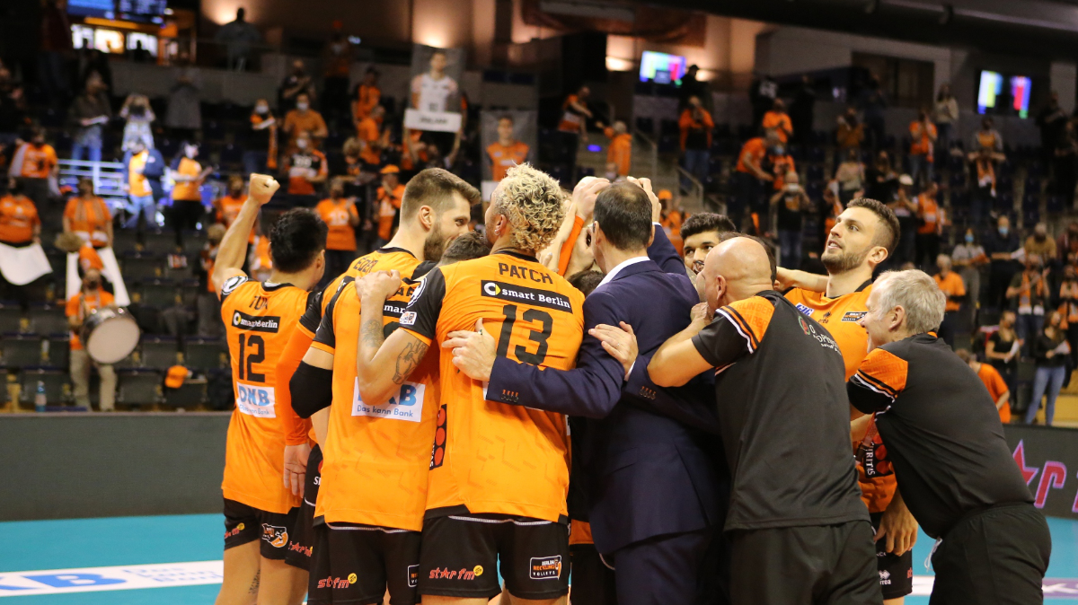 Pilotprojekt: Zuschauerrückkehr zum Playoff-Halbfinale der BR Volleys