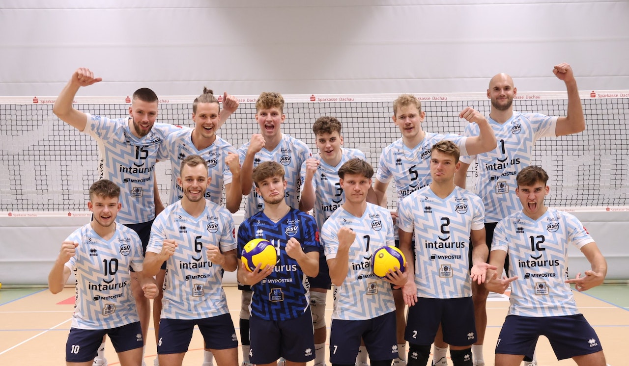 Das Team im Hintergrund steht