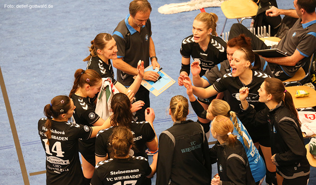VC Wiesbaden: Auch in Aachen bei kampfstarken Ladies in Black die starke Auswärtsserie fortsetzen