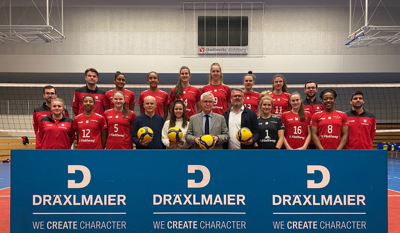 DRA?XLMAIER bleibt starker Raben-Partner
