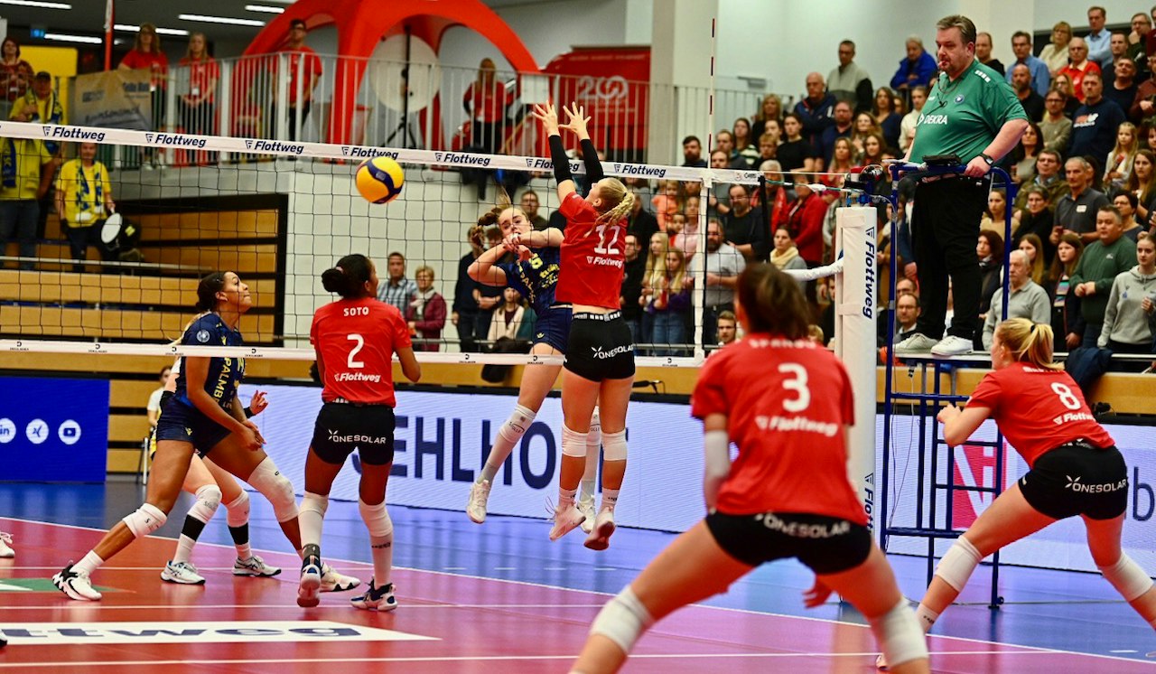Favoritensieg in Spiel 1 des Doppel-Duells