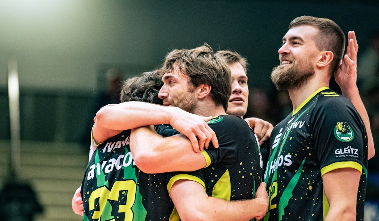 GRIZZLYS holen Tiebreak-Sieg in Dachau