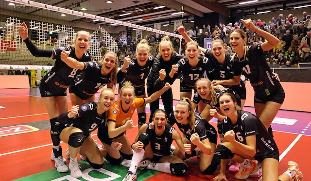 Ladies siegen klar im Derby