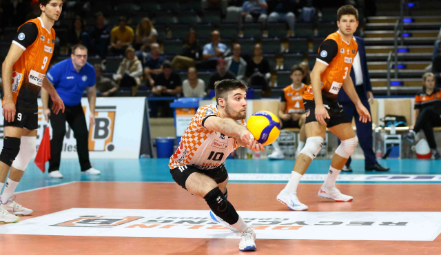 Aus dem Gaudi Dome in den Volleyballtempel