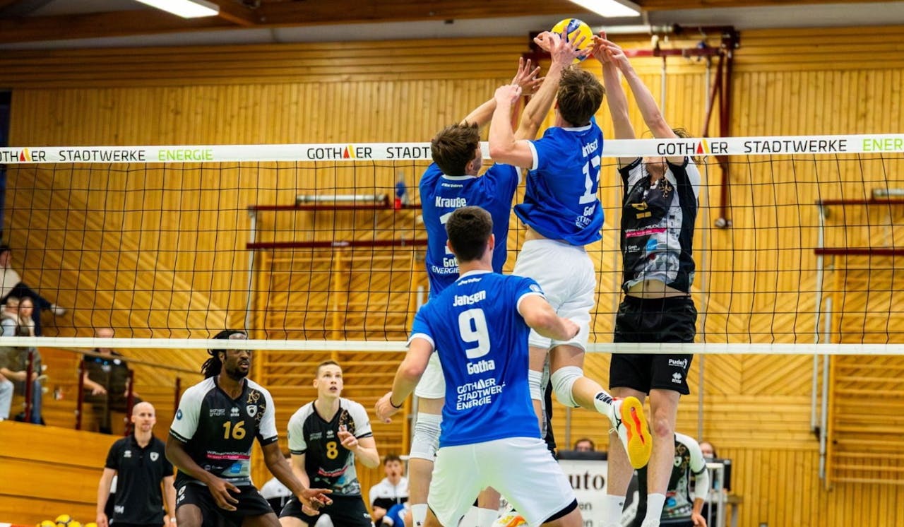 Playoff-Auftakt gegen Giesen: Blue Volleys