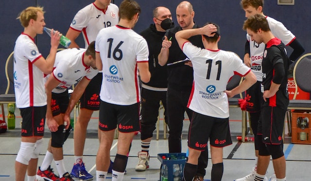 Heimspielauftakt mit starkem Gegner.