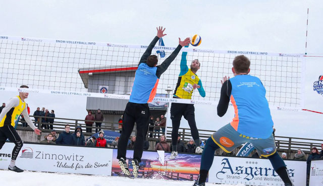 Titelambitionen im Schnee ::: 1. Deutsche Snow-Volleyball Meisterschaft am Sahnehang in Winterberg