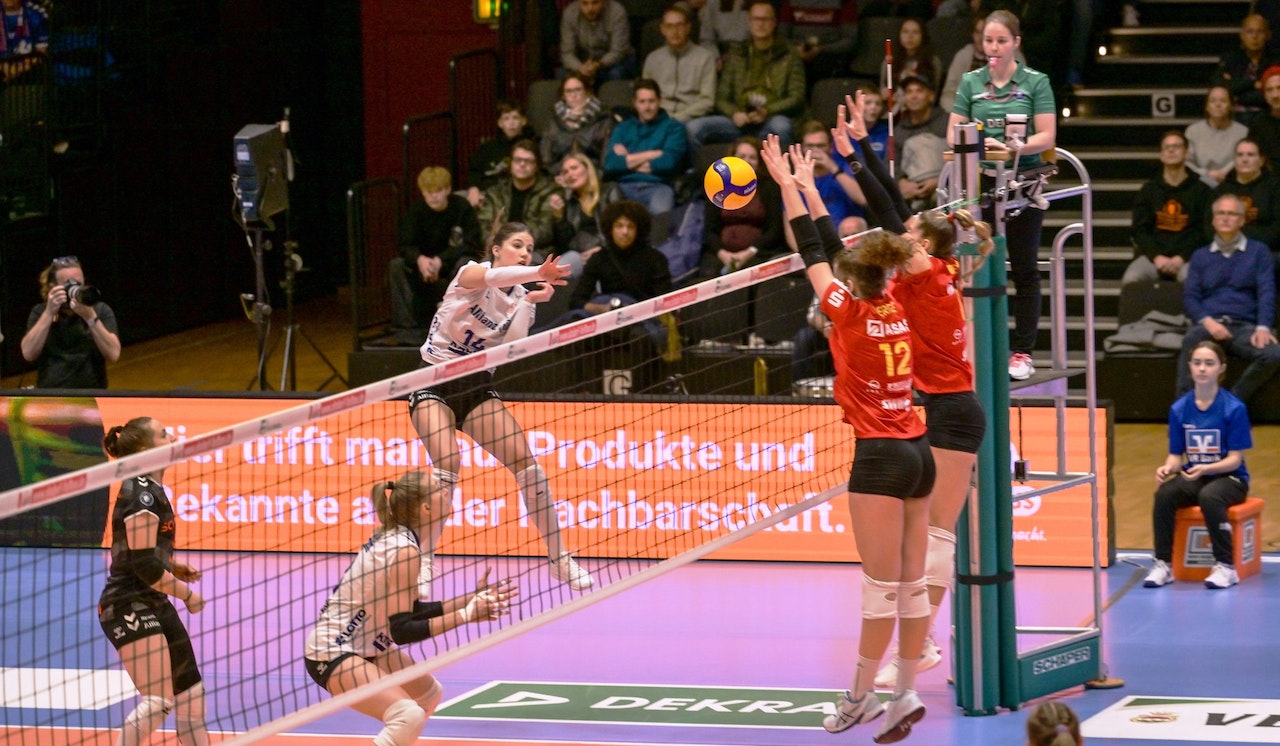 Deichstadtvolleys: Gut gelaunt zum Derby