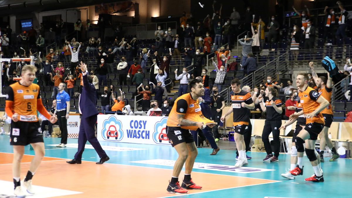 Und der Gewinner ist: Volleyball BR Volleys erzwingen Spiel drei
