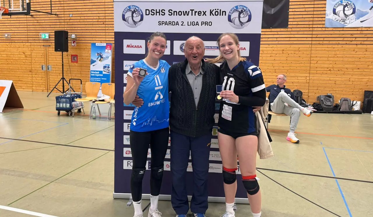 Finale Entscheidung vertagt: DSHS SnowTrex Köln bleibt trotz Niederlage in der Pole Position um Platz 6
