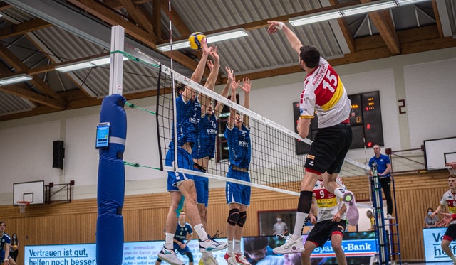 Zwei Finalspiele für Blue Volleys