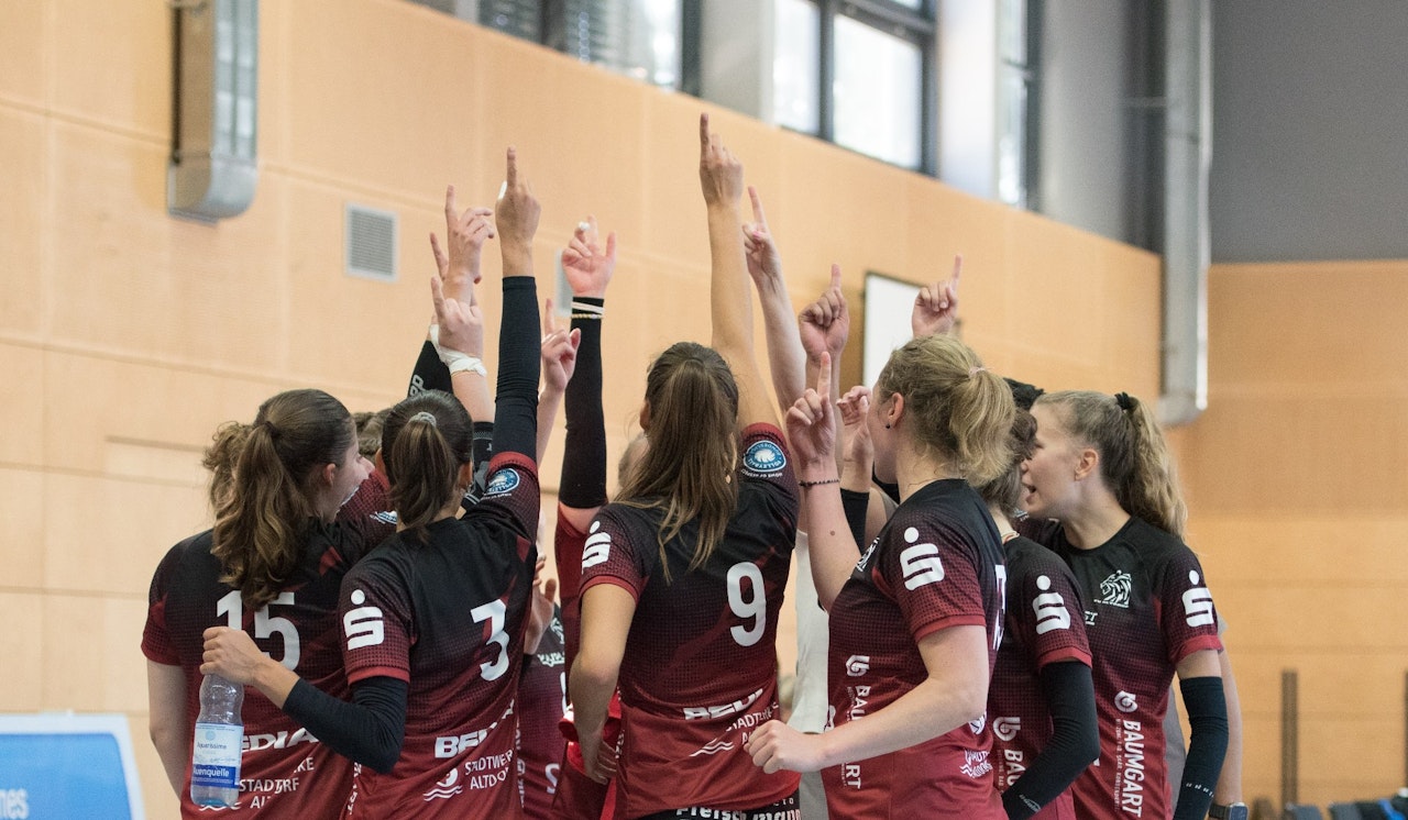 Heimspielauftakt in Pink!
