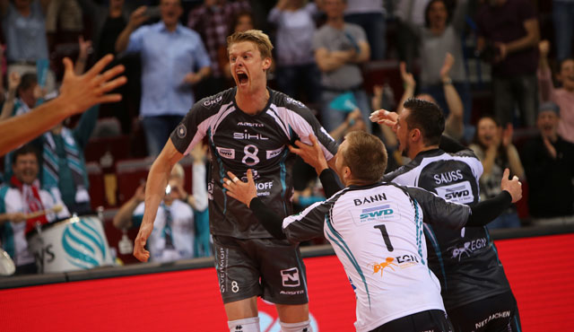 SWD powervolleys Düren: 3:0 gegen den Meister