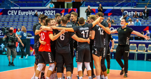 Die deutschen Volleyballer träumen von Halbfinale: SPORT1+ zeigt K.o.-Duell gegen Italien am Mittwoch live ab 15:55 Uhr