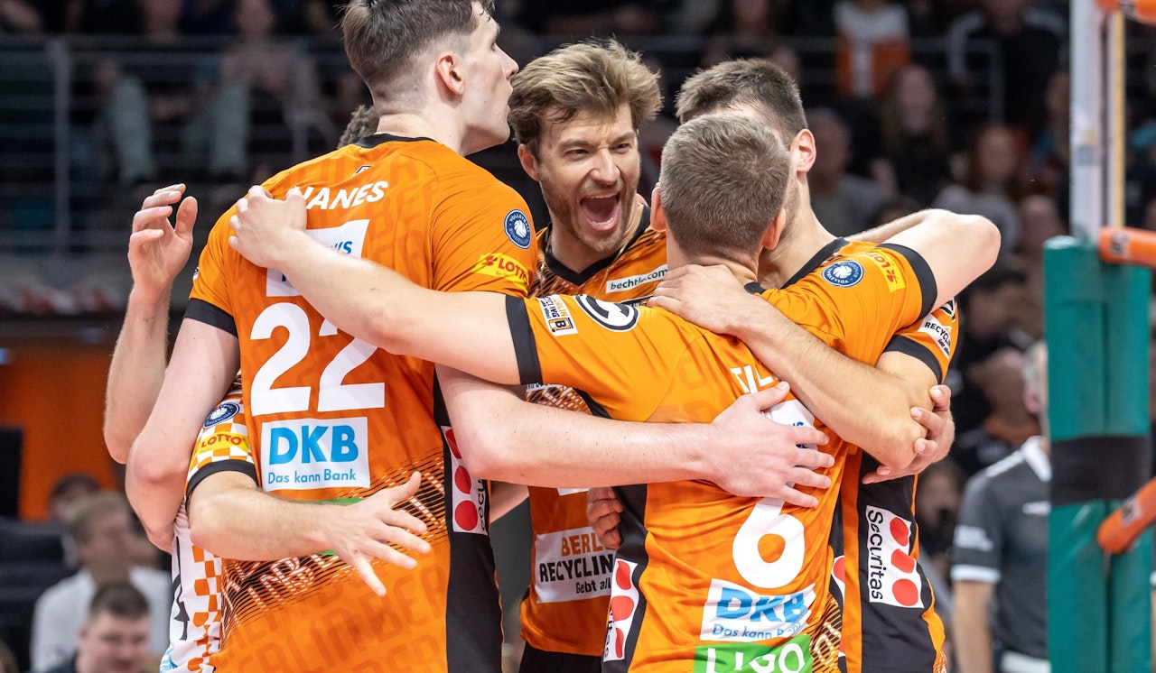 CHAMPIONS PASS: Die Königklasse im Paket