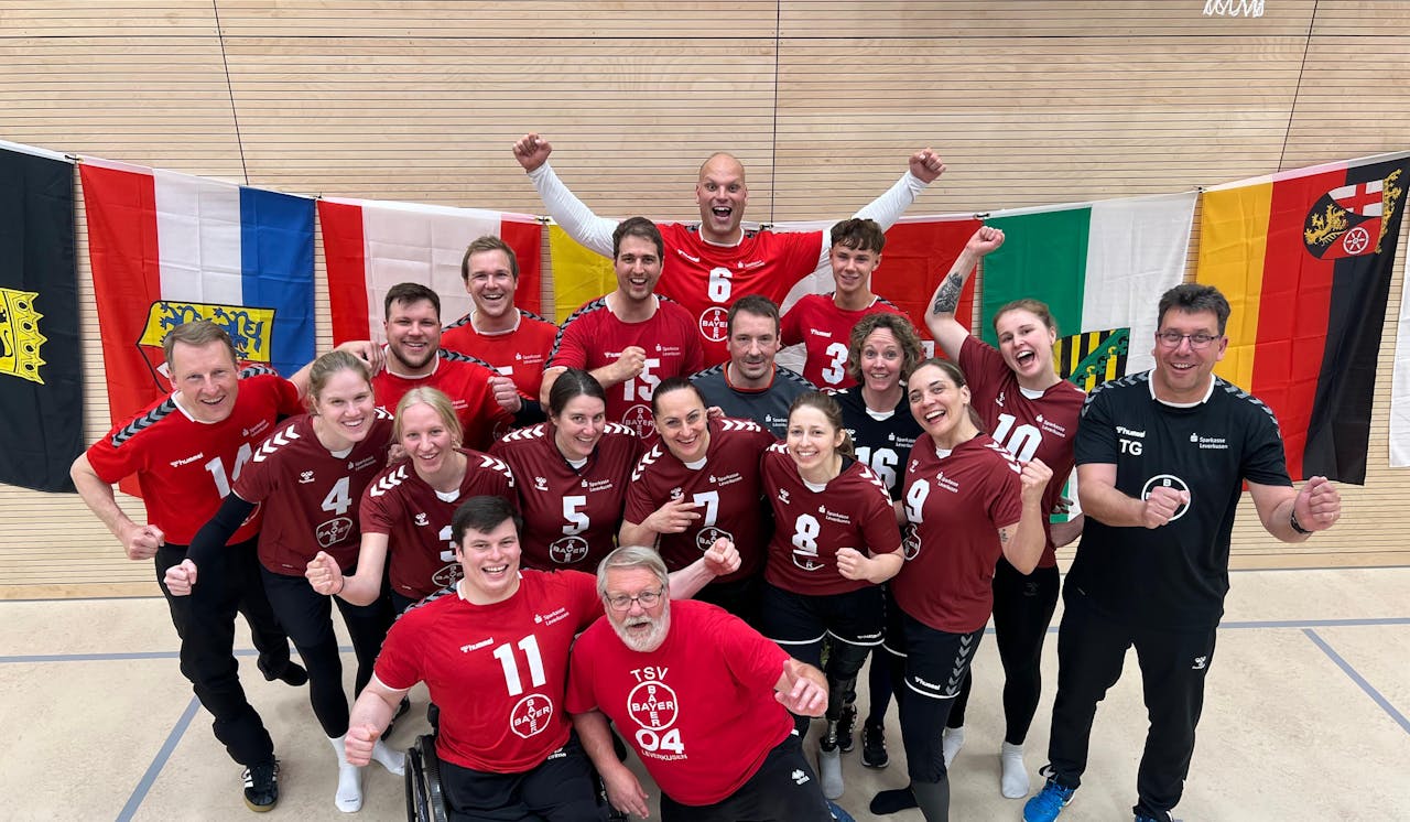 Bayer-Sitzvolleyballer Deutscher Meister, Damen holen DM-Silber