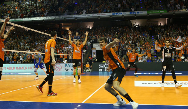 Mit Tiebreak-Sieg zur 2:0-Führung