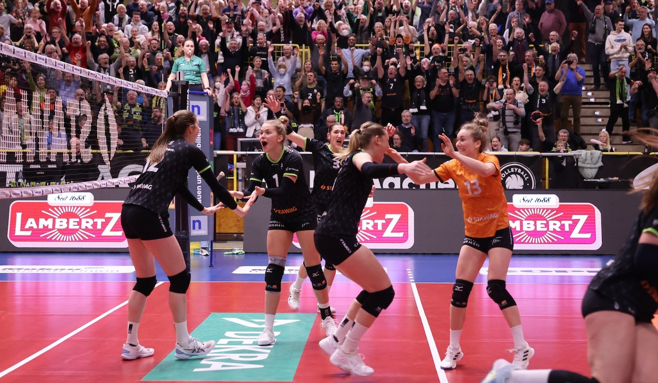Aachen fährt zum Endspurt nach Wiesbaden