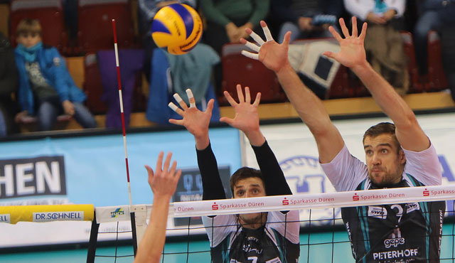 SWD powervolleys Düren: Tim Broshog verlängert in Düren