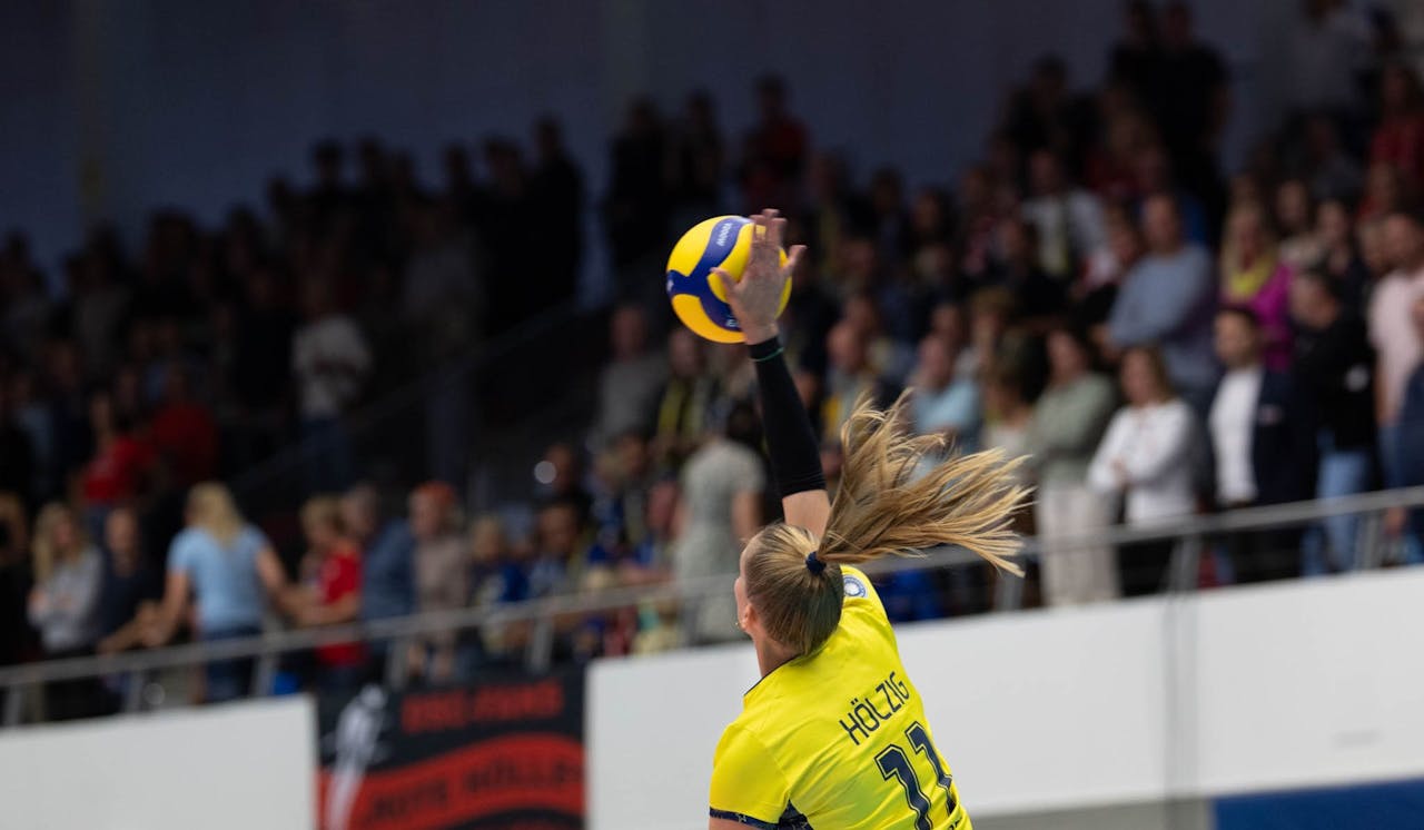 Erster Aufschlag in der PALMBERG ARENA