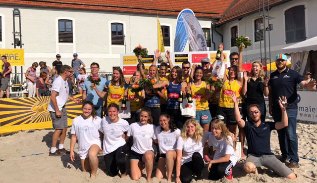 Ebersberger Beachvolleyball-Fans auch von Platzregen nicht zu vertreiben