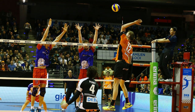 Hochspannung im Volleyballtempel