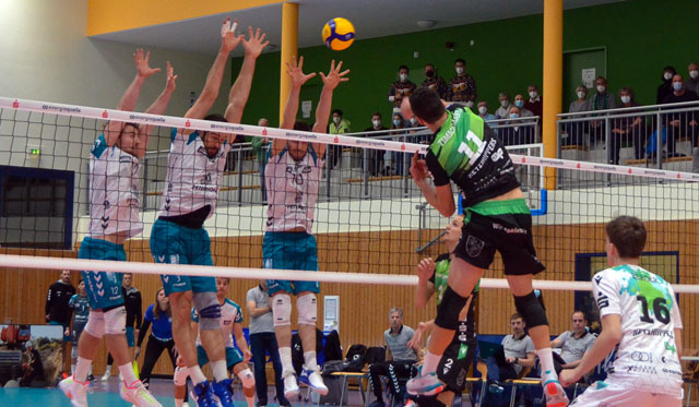 Netzhoppers unterliegen den Powervolleys