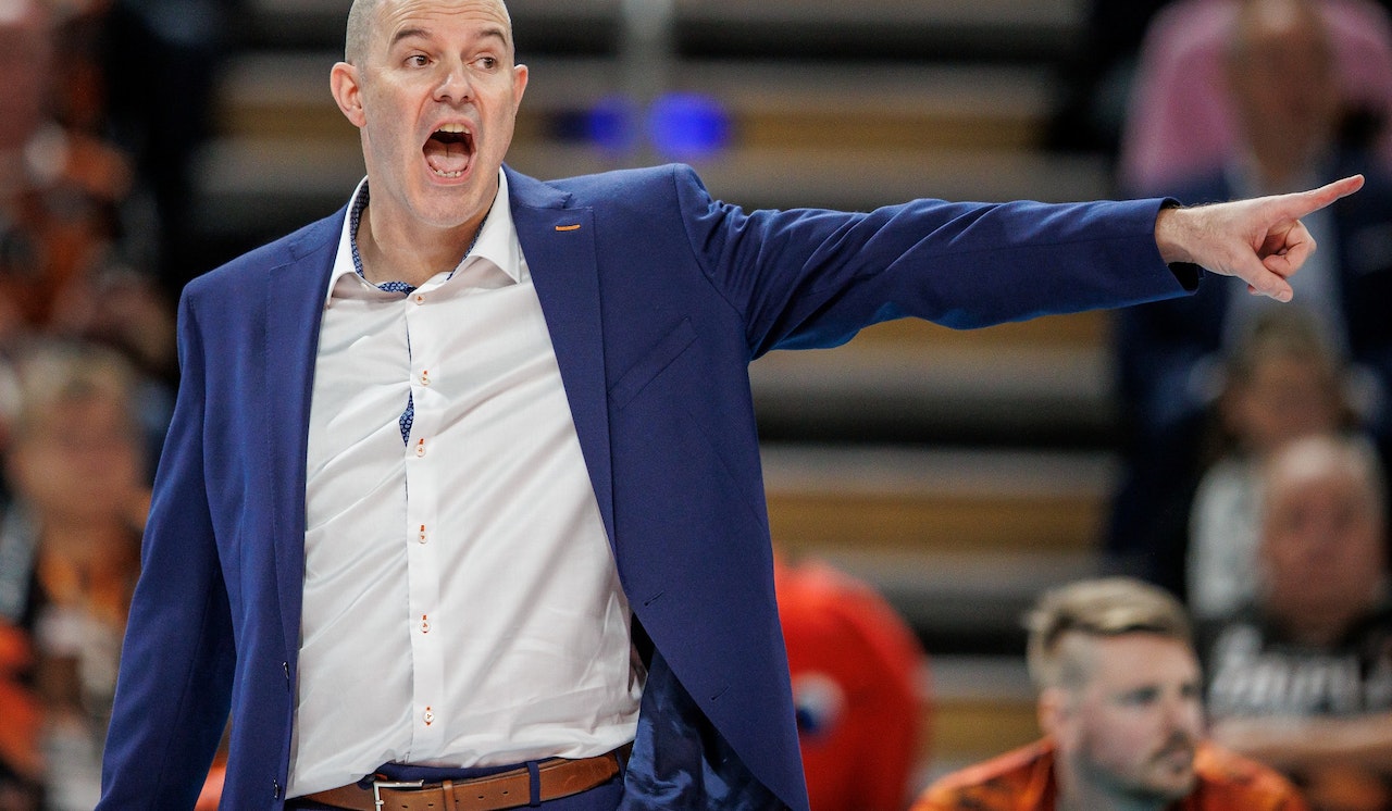 Derby bei runderneuerten Netzhoppers
