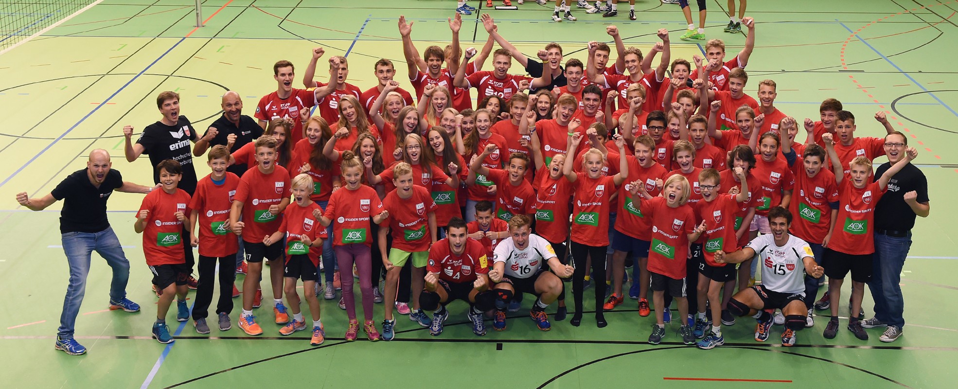 Bundesligaprofis sind Deine Coaches: Jetzt zum AOK-volleycamp des TVR anmelden